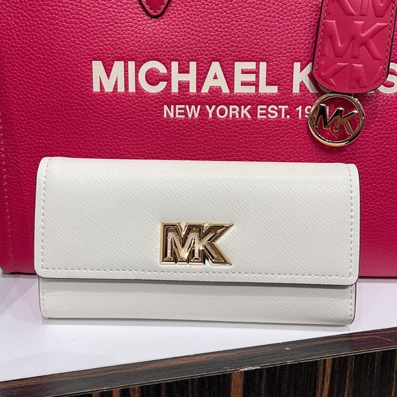 Michael Kors Mimi Large Saffiano Leather Bi-Fold Continental Wallet
Optic White - Picture 6 of 16